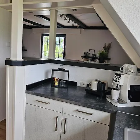 Moderne Mit Balkon, In Waldnaehe