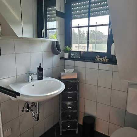 Lejlighed Moderne Mit Balkon, In Waldnaehe *